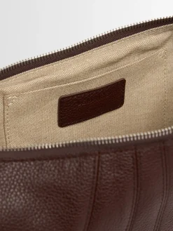 Borsa piccola Croissant in pelle martellata
