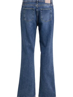 Jeans in denim