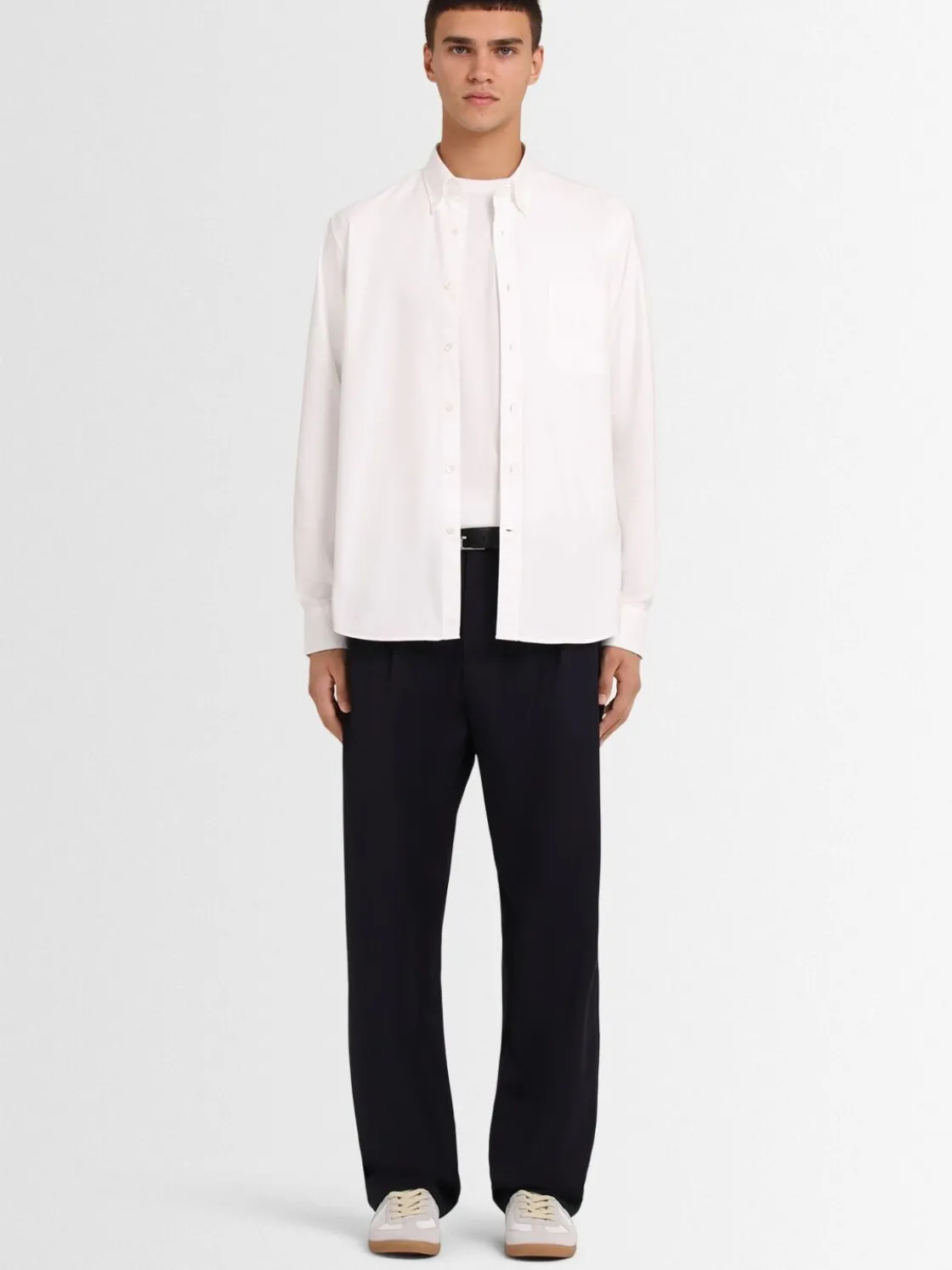 Pantaloni dritti in twill di lana con pinces