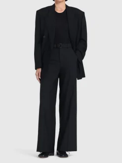 Pantaloni larghi in gabardina con cintura
