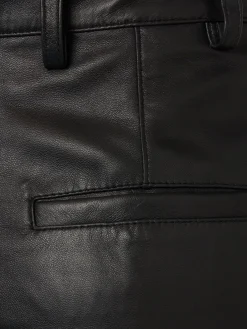 Pantaloni svasati in pelle
