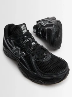 Sneakers stringate 740 in materiale sintetico