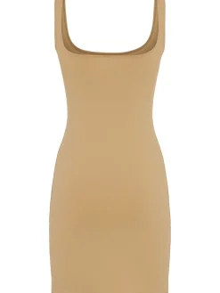 Vestito con scollo squadrato